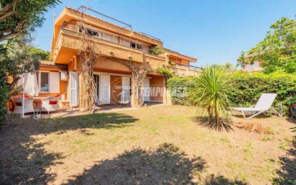 casa indipendente in vendita a Ladispoli in zona Marina di San Nicola