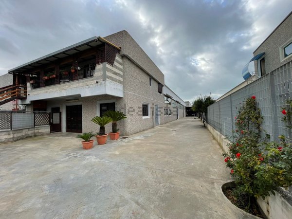 ufficio in vendita a Ladispoli