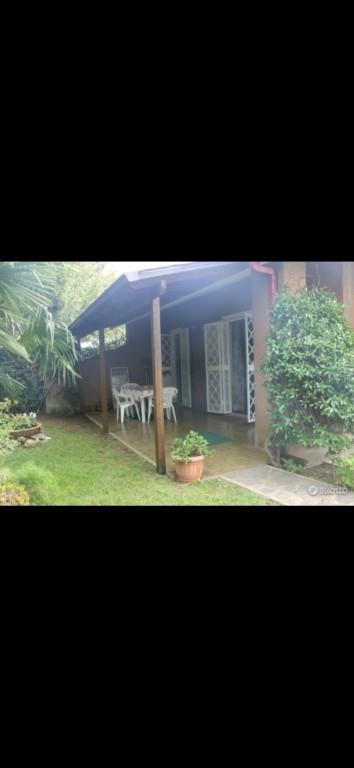 villa in vendita a Ladispoli in zona Marina di San Nicola