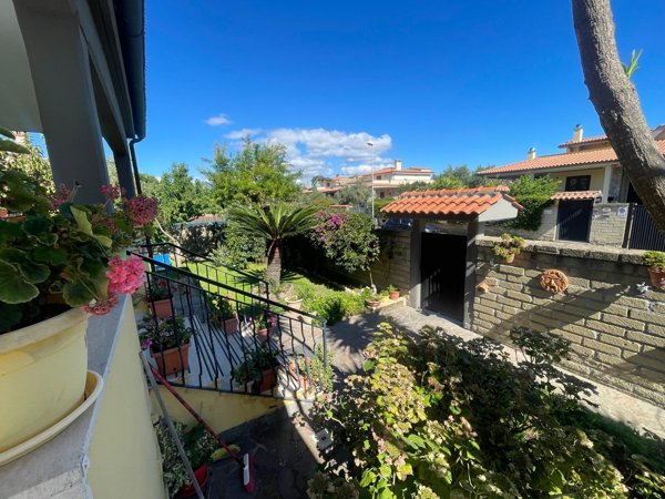 casa indipendente in vendita a Ladispoli