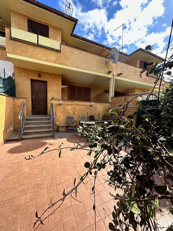 casa semindipendente in vendita a Ladispoli