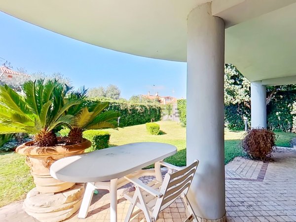 casa indipendente in vendita a Ladispoli in zona Marina di San Nicola