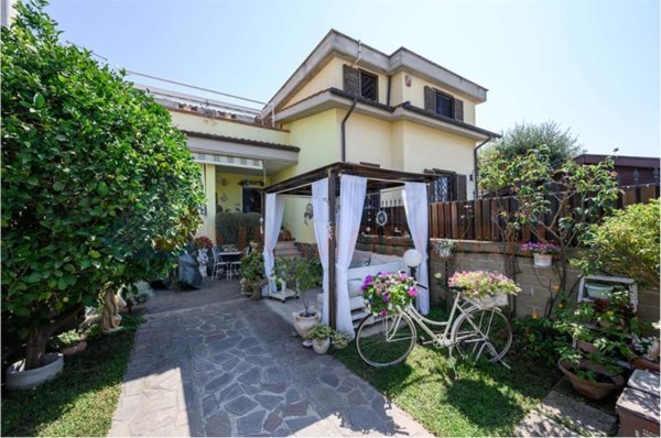 casa indipendente in vendita a Ladispoli