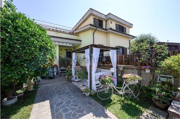 casa indipendente in vendita a Ladispoli