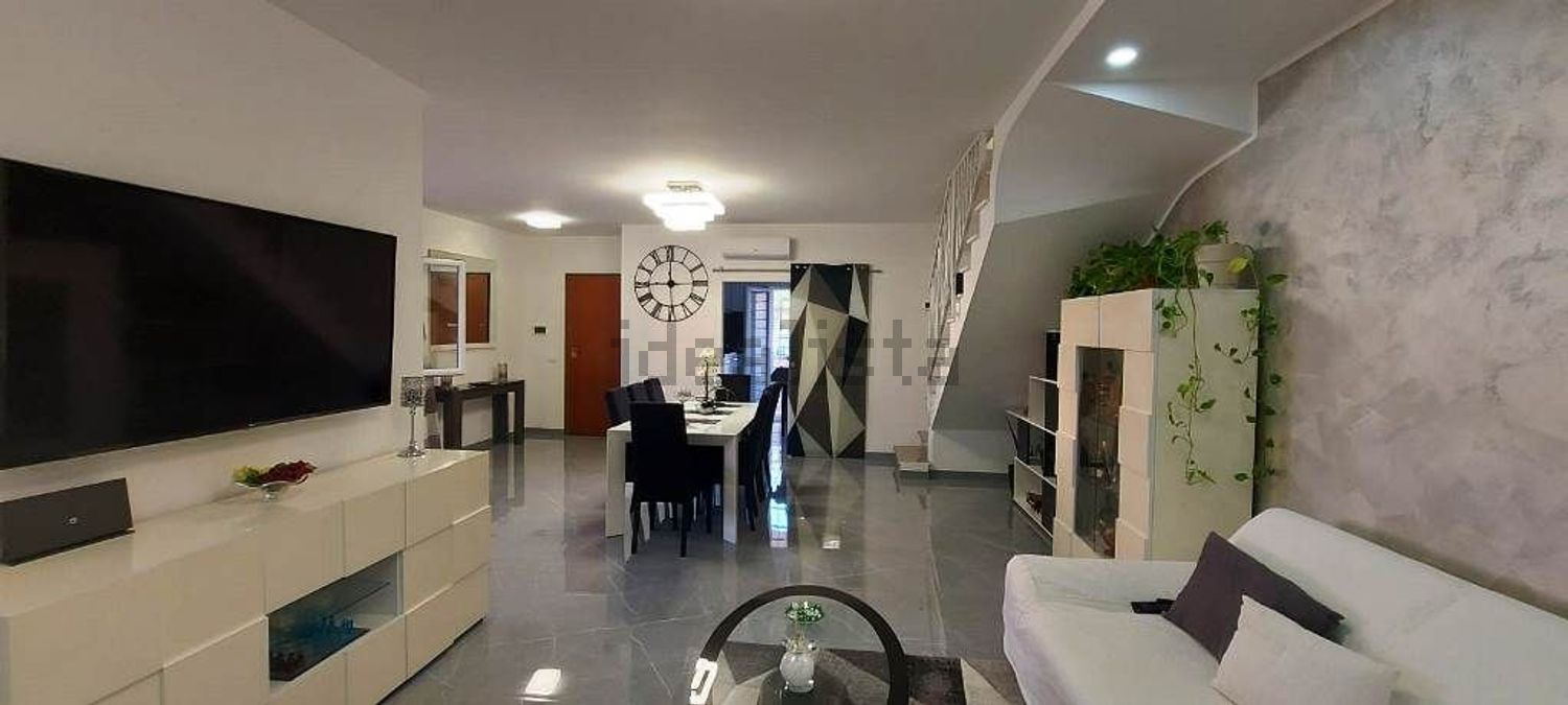 casa indipendente in vendita a Ladispoli