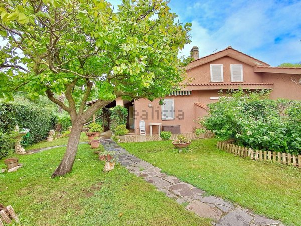 casa indipendente in vendita a Ladispoli in zona Marina di San Nicola
