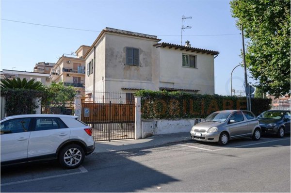 casa indipendente in vendita a Ladispoli