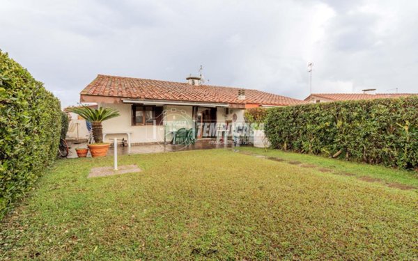 casa indipendente in vendita a Ladispoli in zona Marina di San Nicola