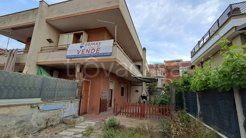 casa indipendente in vendita a Ladispoli