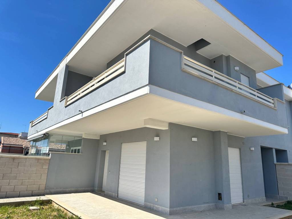 casa indipendente in vendita a Ladispoli
