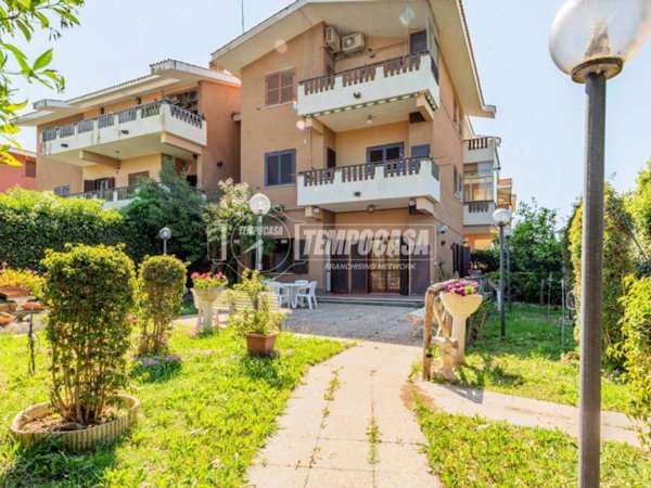 appartamento in vendita a Ladispoli in zona Marina di San Nicola