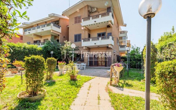 appartamento in vendita a Ladispoli in zona Marina di San Nicola