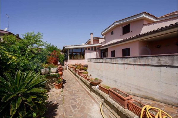 casa indipendente in vendita a Ladispoli