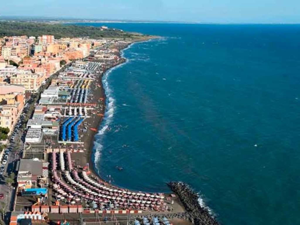 casa indipendente in vendita a Ladispoli