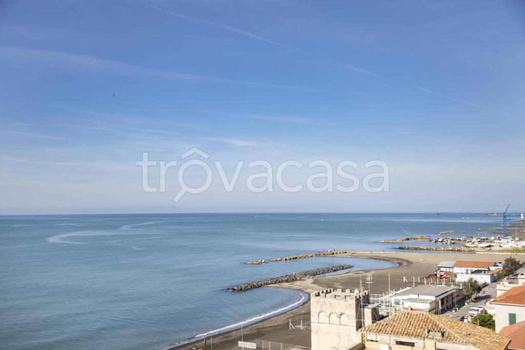 casa indipendente in vendita a Ladispoli