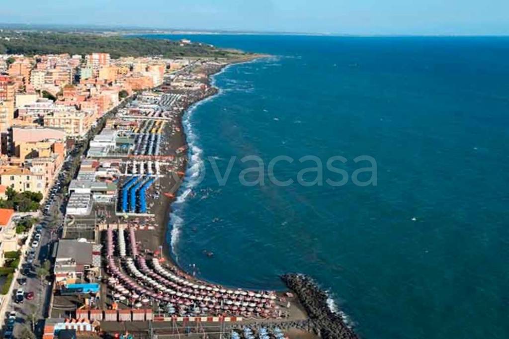 casa indipendente in vendita a Ladispoli
