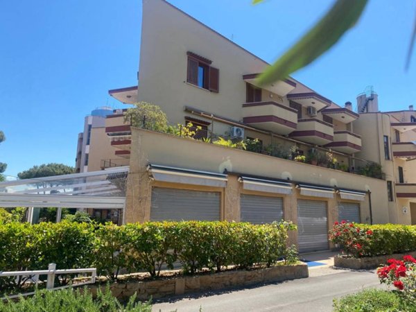 appartamento in vendita a Ladispoli in zona Marina di San Nicola