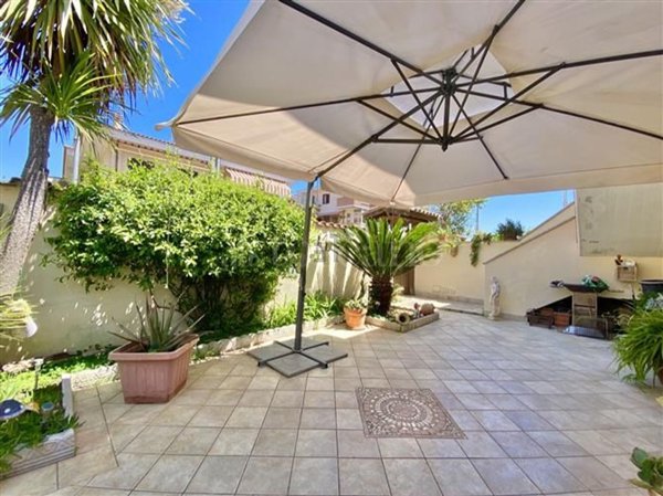 casa indipendente in vendita a Ladispoli