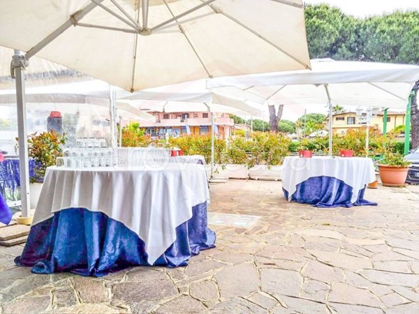 negozio in vendita a Ladispoli