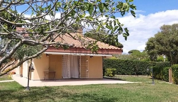 casa indipendente in vendita a Ladispoli in zona Marina di San Nicola