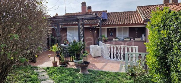casa indipendente in vendita a Ladispoli in zona Marina di San Nicola