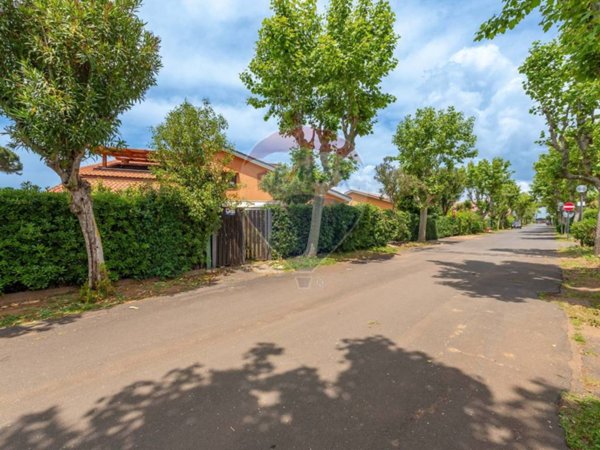 casa indipendente in vendita a Ladispoli in zona Marina di San Nicola