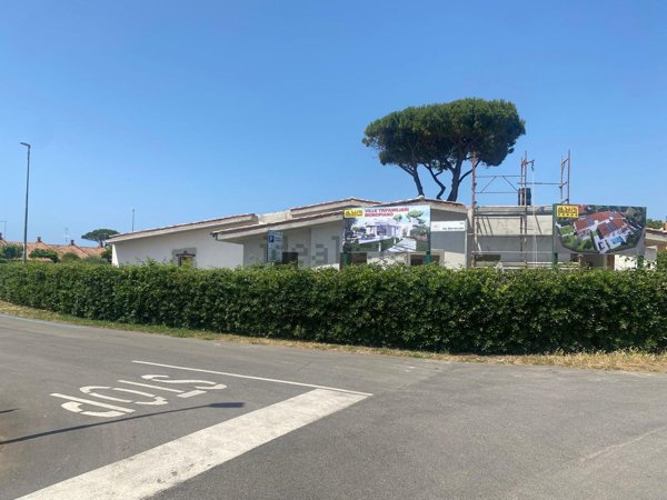 casa indipendente in vendita a Ladispoli in zona Marina di San Nicola