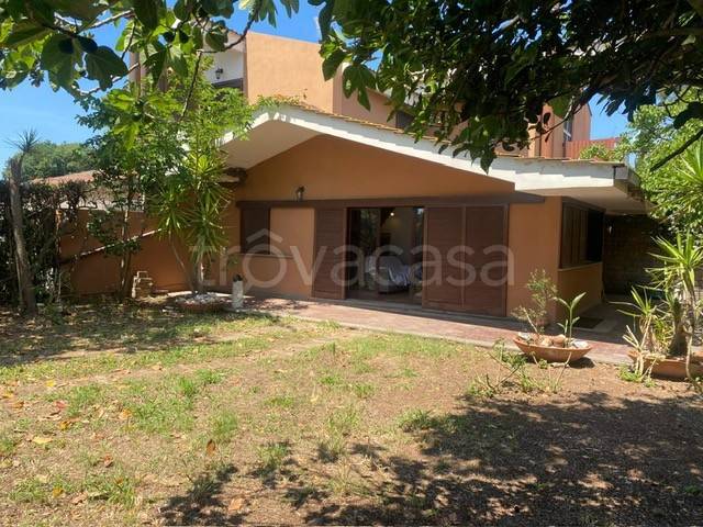 casa indipendente in vendita a Ladispoli
