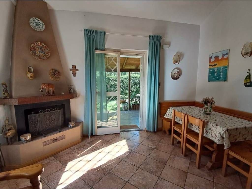 casa indipendente in vendita a Ladispoli in zona Marina di San Nicola