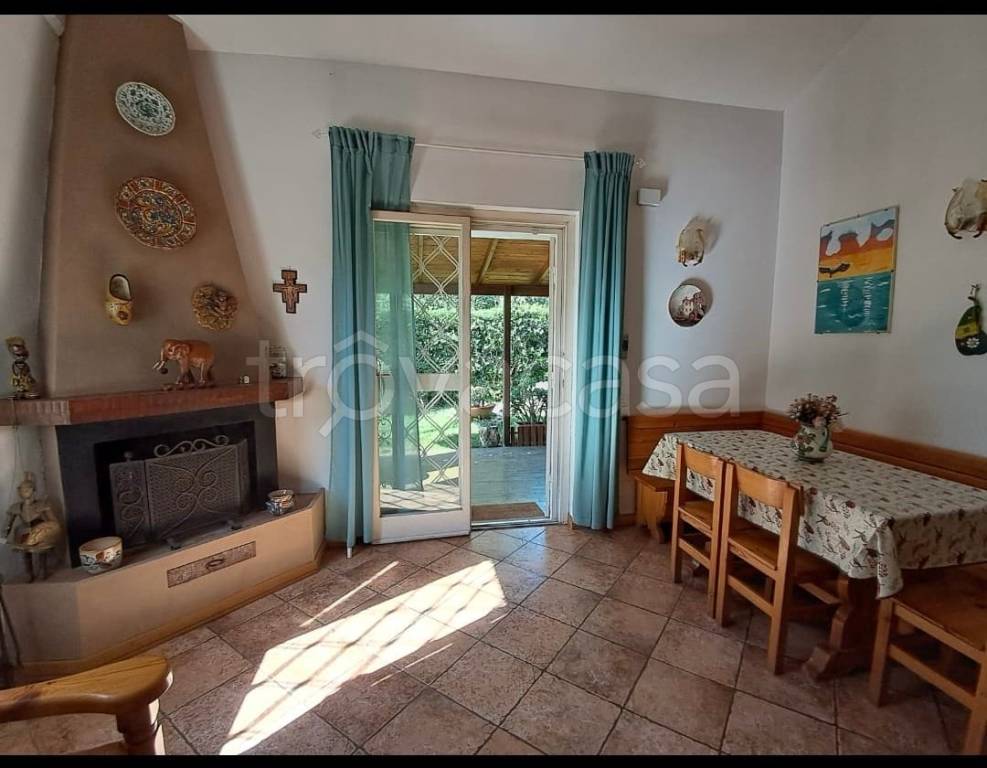 casa indipendente in vendita a Ladispoli in zona Marina di San Nicola
