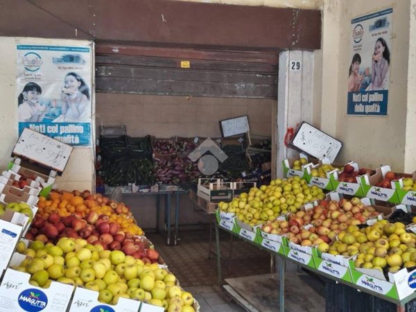 negozio in vendita a Ladispoli