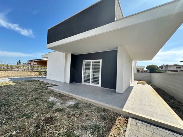 casa indipendente in vendita a Ladispoli