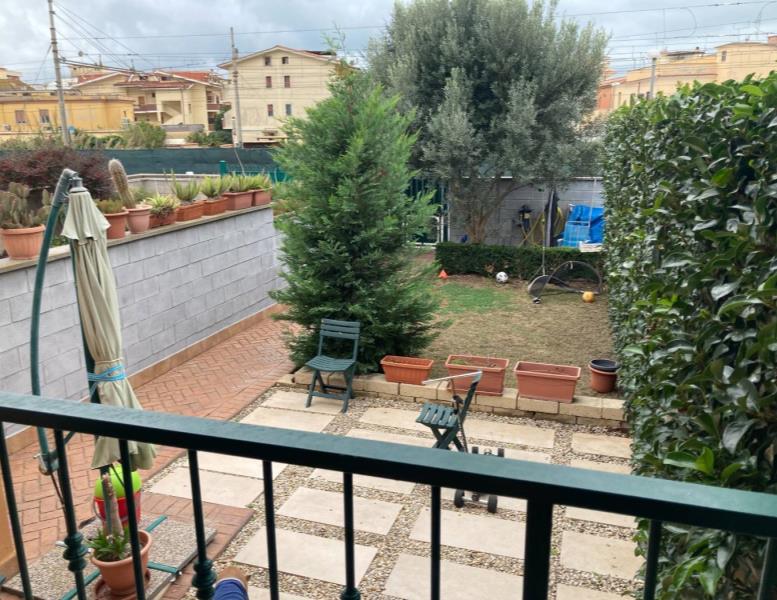 villa in vendita a Ladispoli