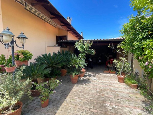 casa indipendente in vendita a Ladispoli