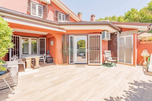 casa indipendente in vendita a Ladispoli in zona Marina di San Nicola