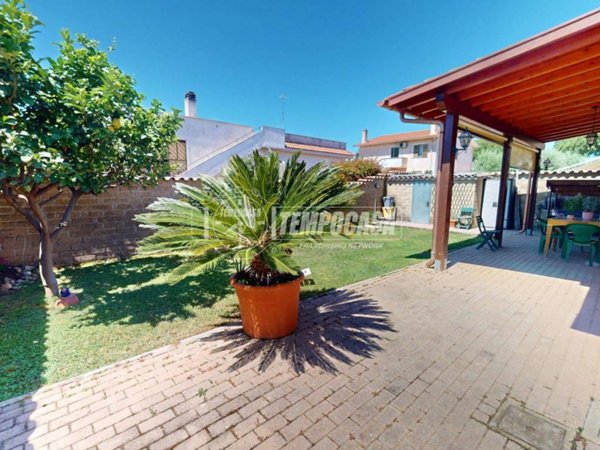 casa indipendente in vendita a Ladispoli