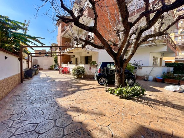 casa indipendente in vendita a Ladispoli
