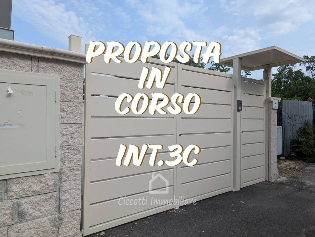 casa indipendente in vendita a Ladispoli