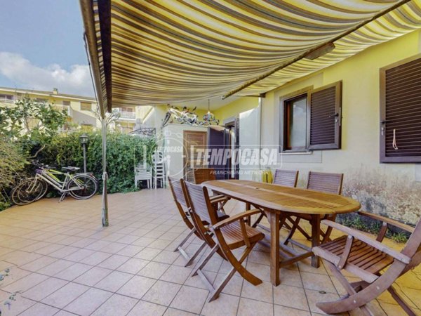 appartamento in vendita a Ladispoli in zona Marina di San Nicola