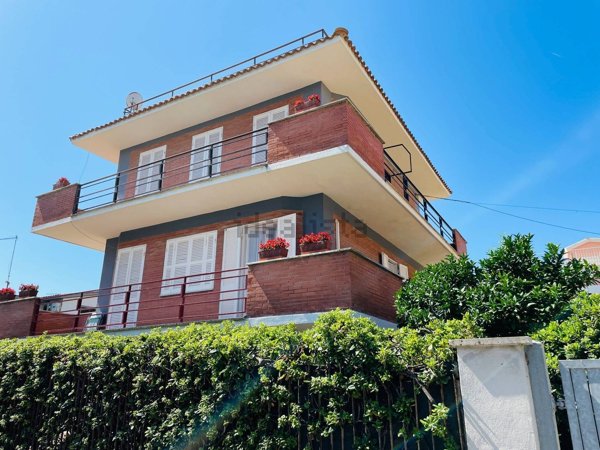 casa indipendente in vendita a Ladispoli