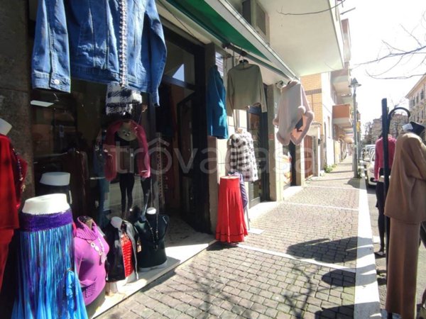 negozio in vendita a Ladispoli