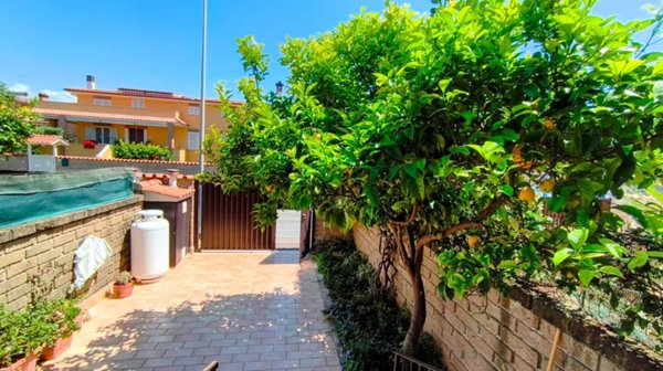 casa indipendente in vendita a Ladispoli