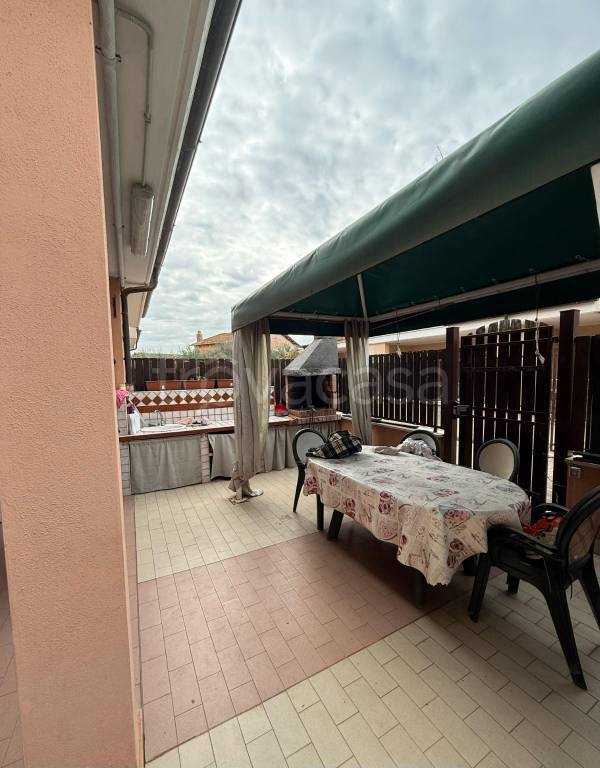 casa indipendente in vendita a Ladispoli