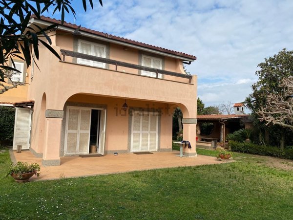 casa indipendente in vendita a Ladispoli in zona Marina di San Nicola