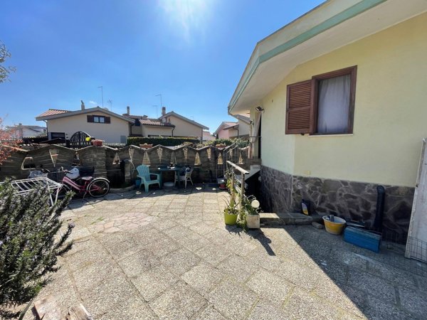 casa indipendente in vendita a Ladispoli
