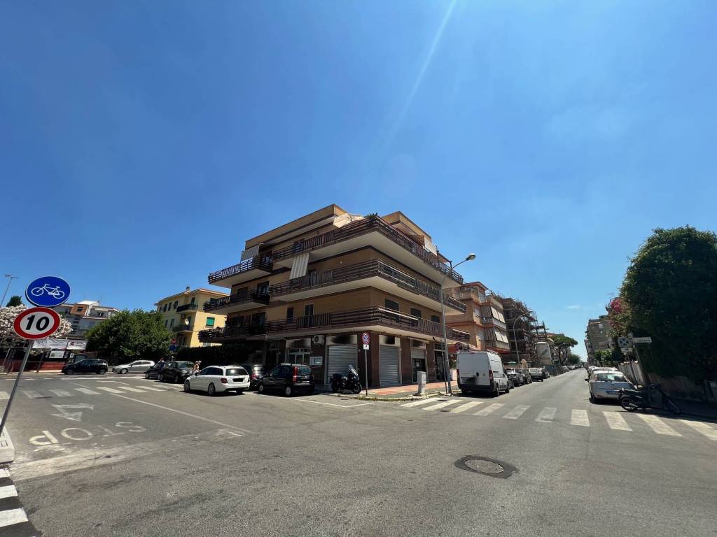 appartamento in vendita a Ladispoli in zona Marina di San Nicola