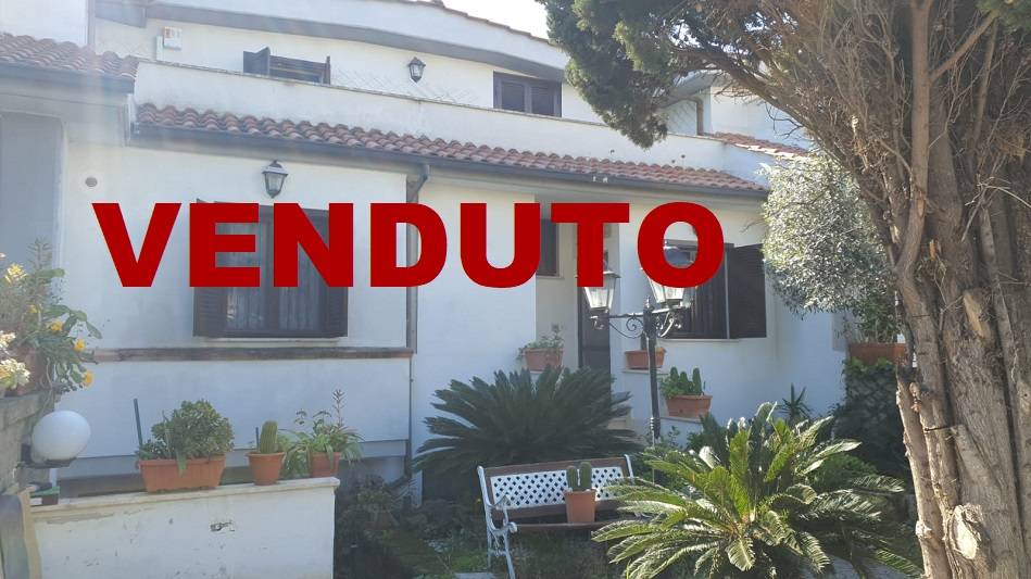 casa indipendente in vendita a Ladispoli