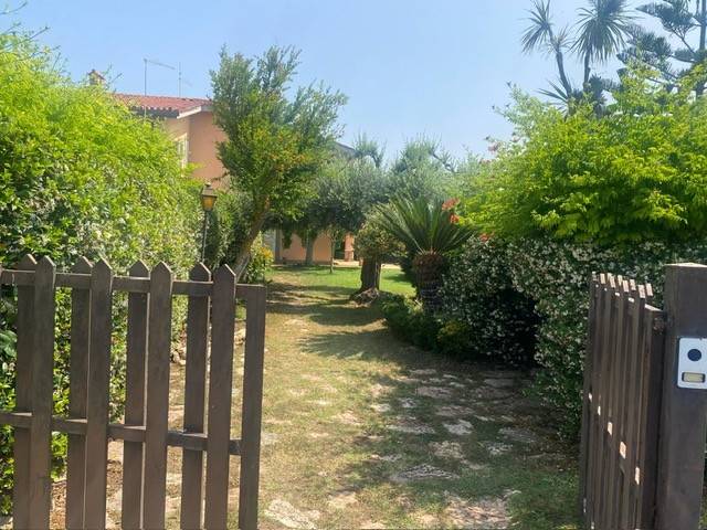 casa indipendente in vendita a Ladispoli in zona Marina di San Nicola