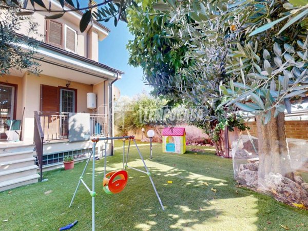 casa indipendente in vendita a Ladispoli