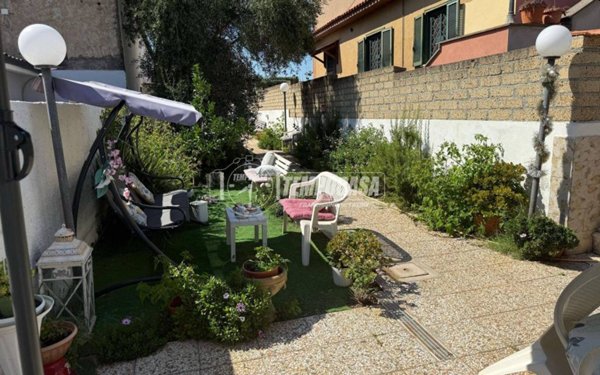 casa indipendente in vendita a Ladispoli